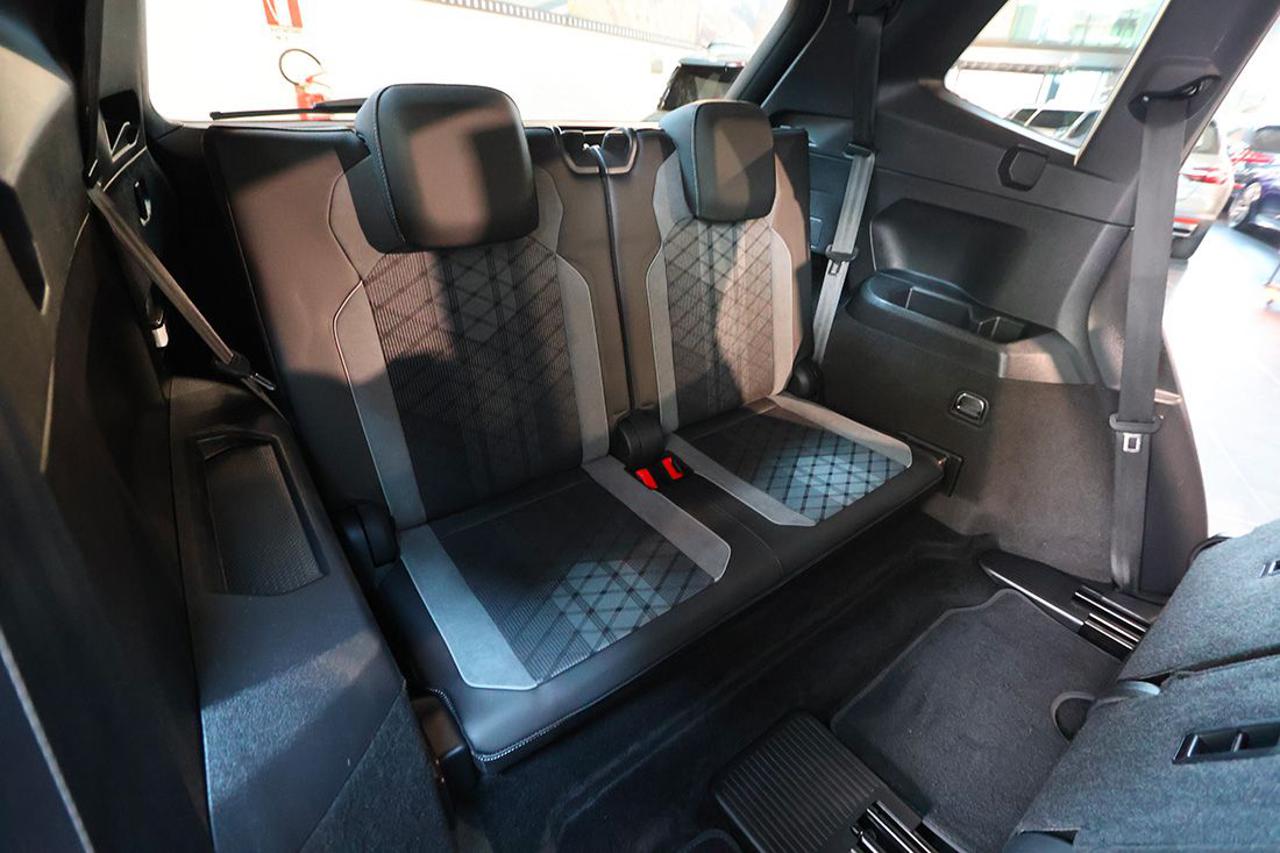 VOLKSWAGEN Tiguan Allspace 2.0 TDI 200cv SCR DSG 4Motion R-Line - 24