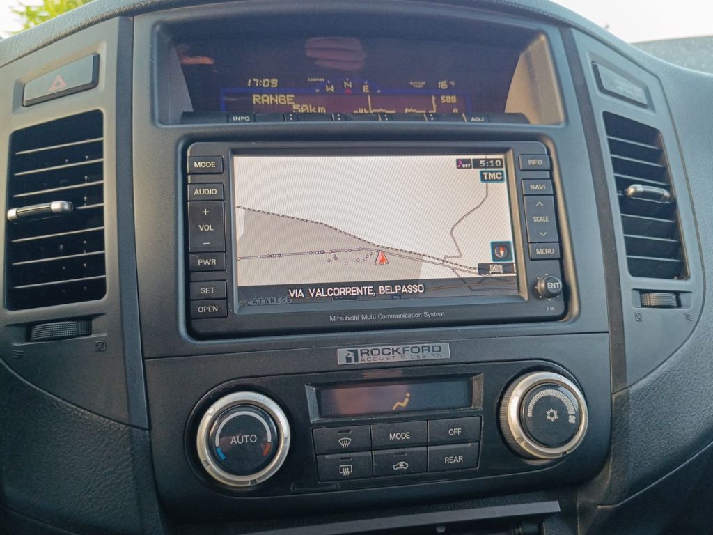 MITSUBISHI Pajero 3.2 DI-D 16V aut. 5p. Instyle N1 - 17