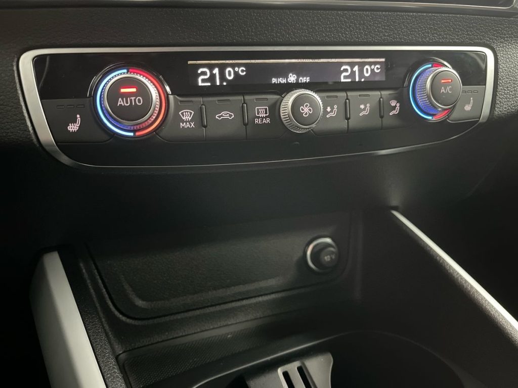 AUDI Q2 35 TFSI S line Edition s-tronic - 14