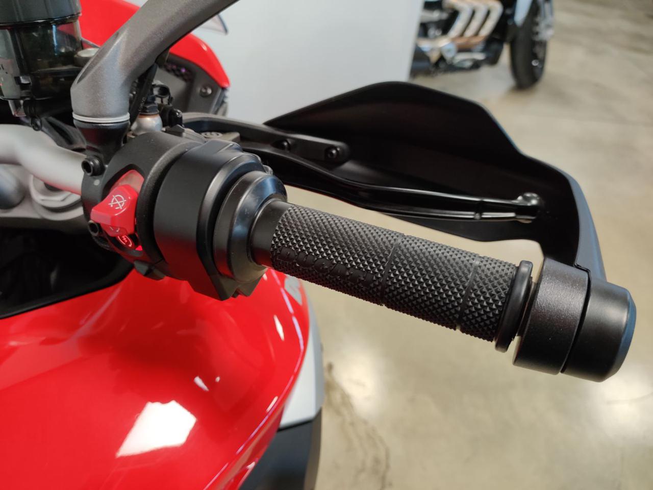 DUCATI Multistrada V4 S TRAVEL & RADAR RED - 10