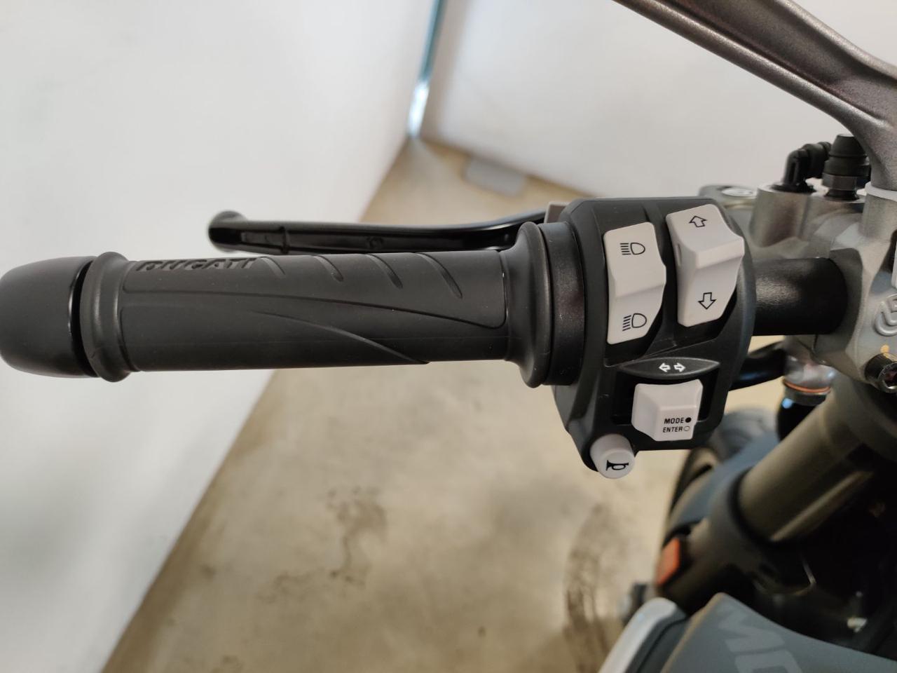 DUCATI Monster 937 + DARK STEALTH - 10