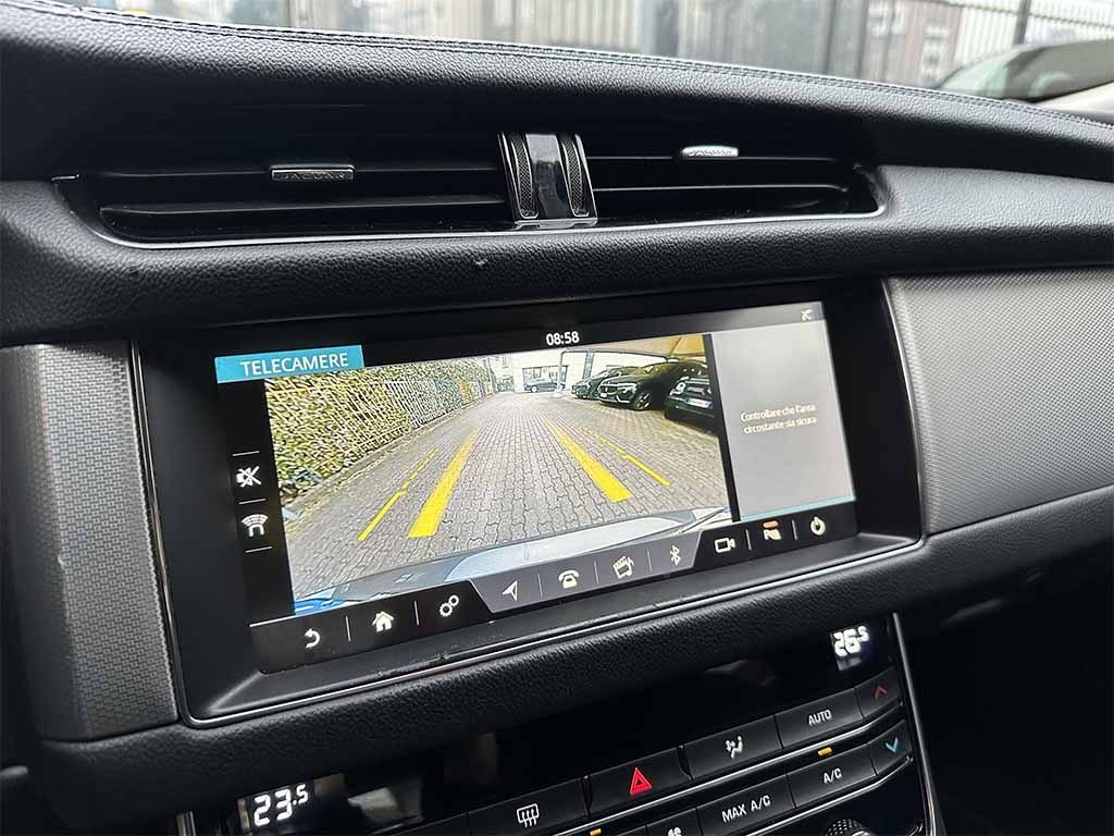JAGUAR XF 2.0 d Pure BERLINA AUTOMATICA TELECAMERA IVA ESP - 19