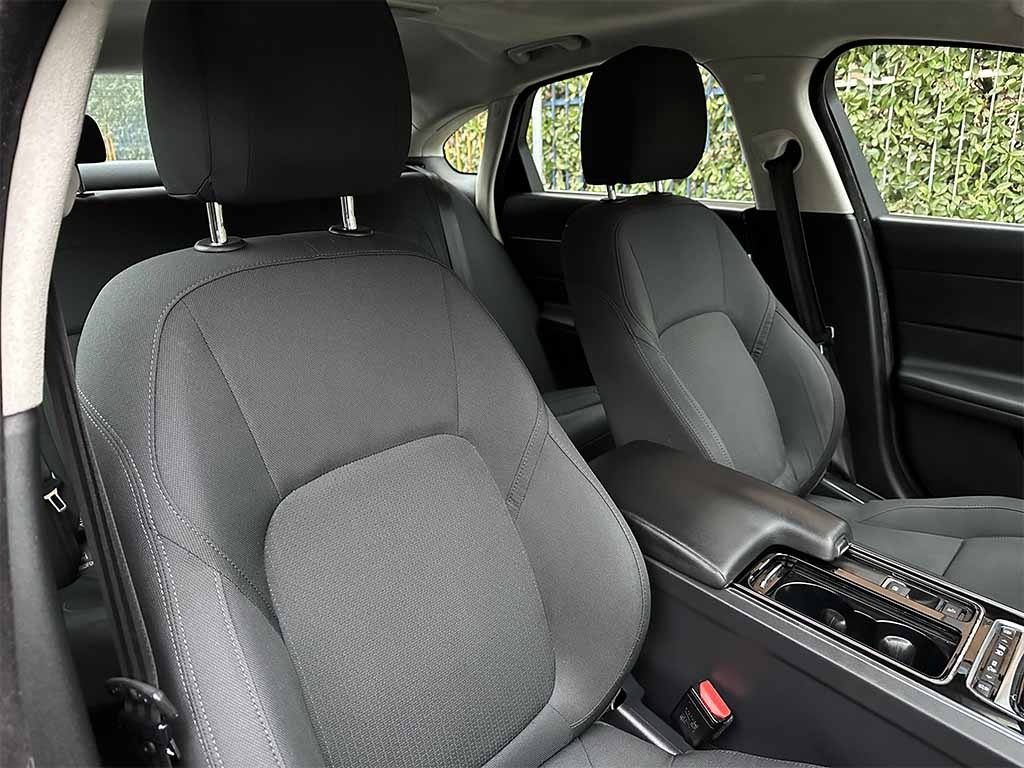 JAGUAR XF 2.0 d Pure BERLINA AUTOMATICA TELECAMERA IVA ESP - 24