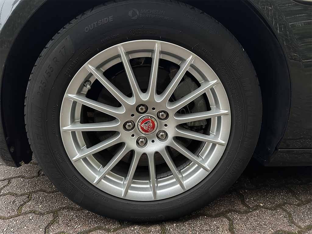 JAGUAR XF 2.0 d Pure BERLINA AUTOMATICA TELECAMERA IVA ESP - 9