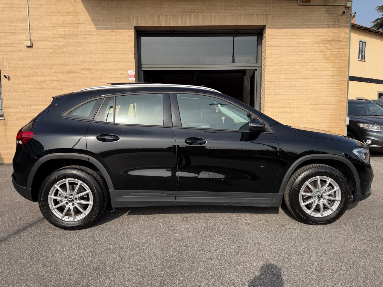 MERCEDES-BENZ GLA 180 d Automatic Business Extra (TETTO) - 16