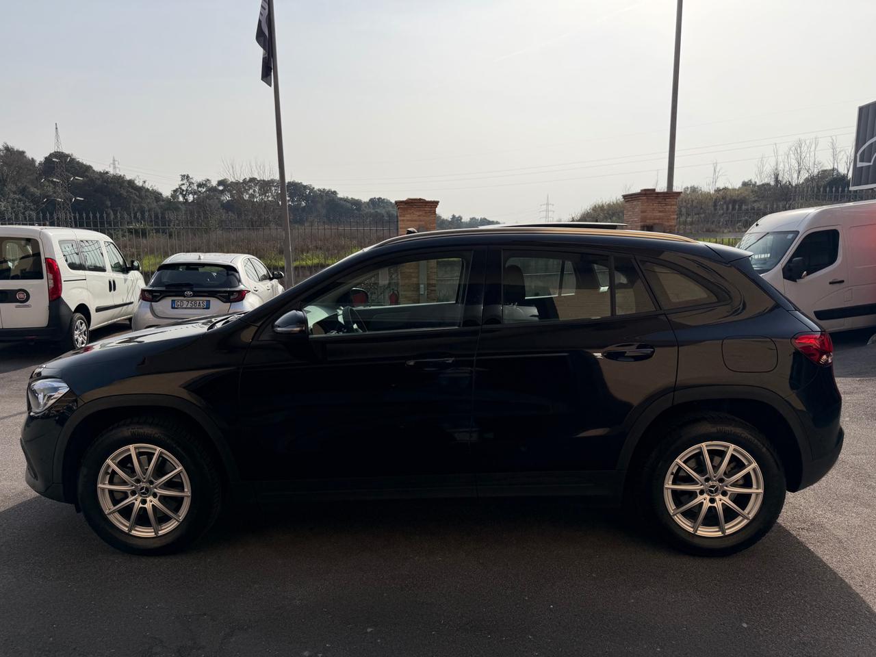 MERCEDES-BENZ GLA 180 d Automatic Business Extra (TETTO) - 17