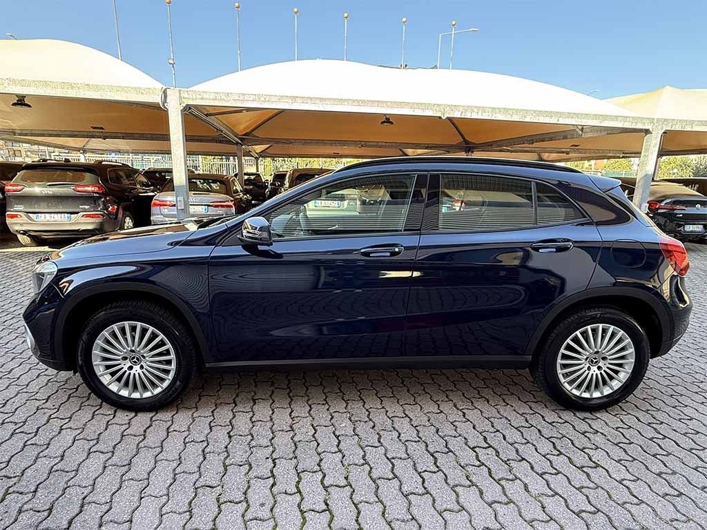 MERCEDES-BENZ GLA 180 d SPORT TELECAMERA NAVIGATORE SEDILI SPORTIVI - 9