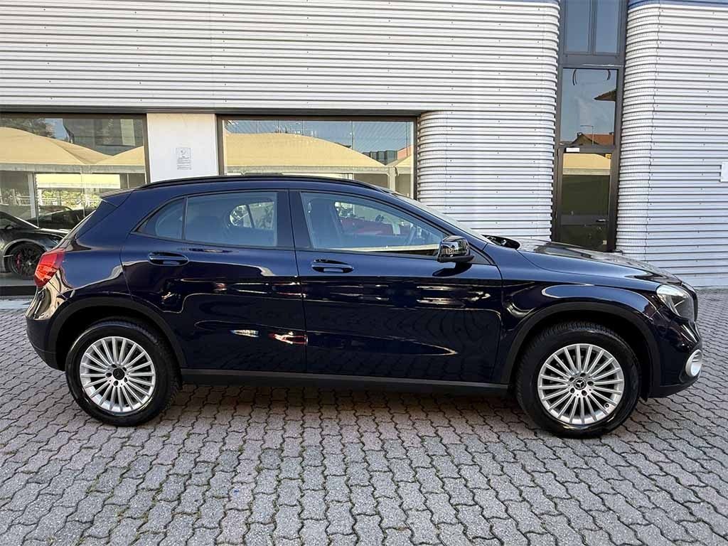 MERCEDES-BENZ GLA 180 d SPORT TELECAMERA NAVIGATORE SEDILI SPORTIVI - 5