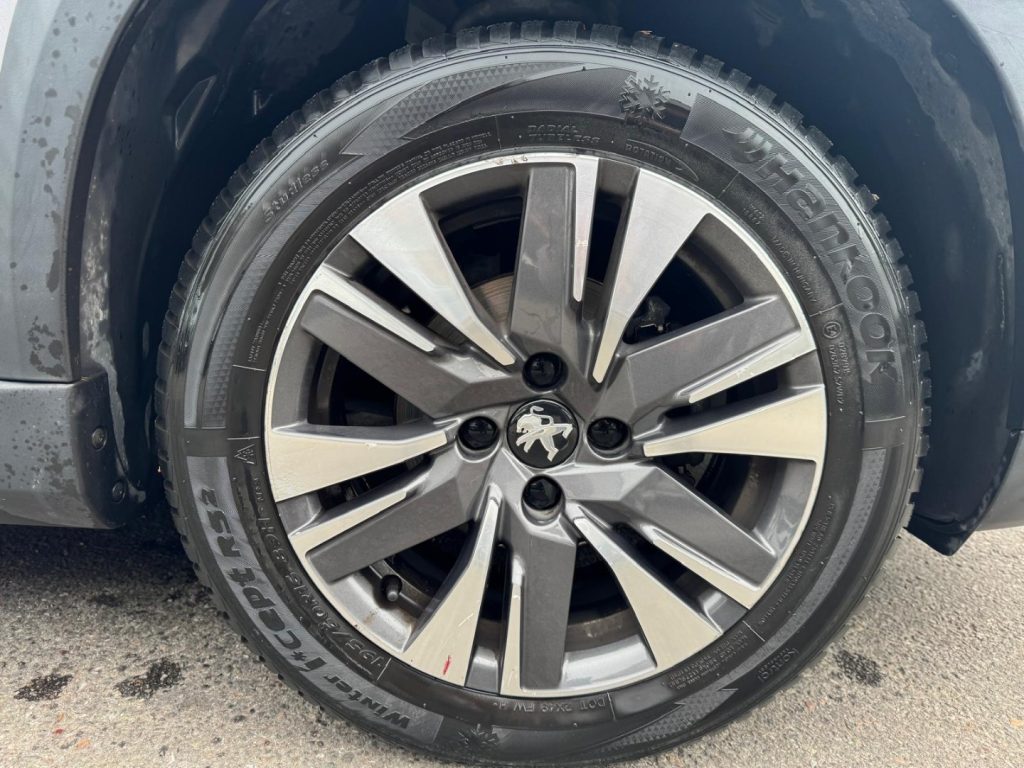 PEUGEOT 2008 1° serie PureTech 82 Allure - 21