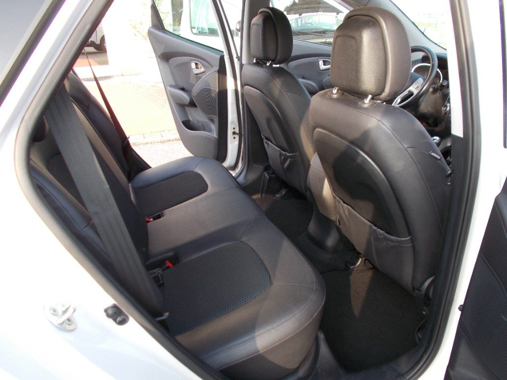 HYUNDAI iX35 1.7 CRDi 2WD Xpossible - 12