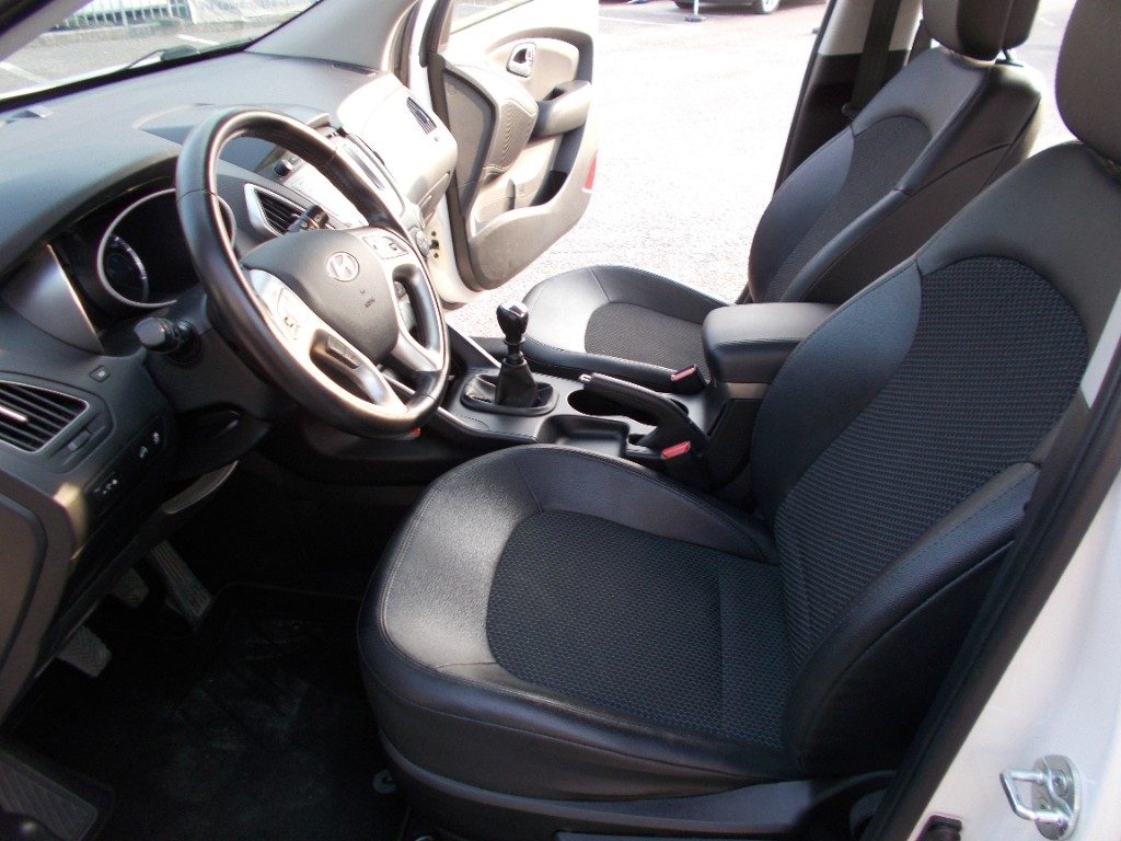 HYUNDAI iX35 1.7 CRDi 2WD Xpossible - 10