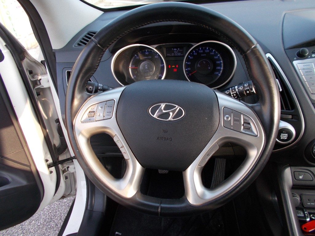 HYUNDAI iX35 1.7 CRDi 2WD Xpossible - 16