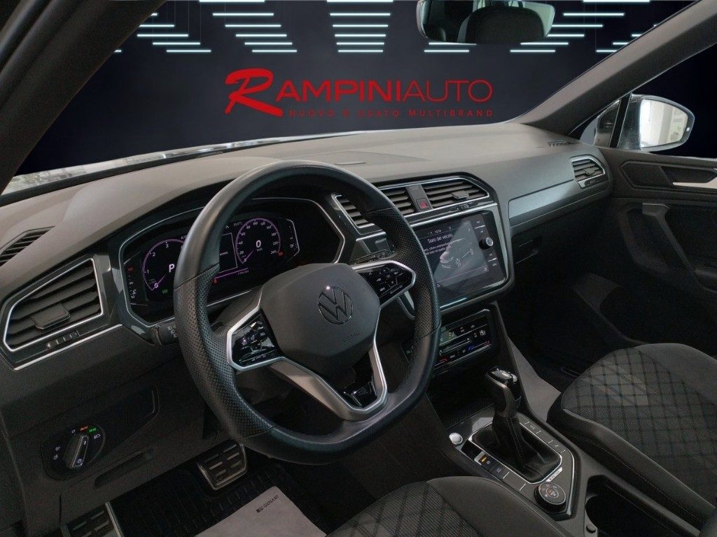 VOLKSWAGEN Tiguan 2.0 TDI 150 CV DSG 4MOTION R-Line Km 77.000 - 15