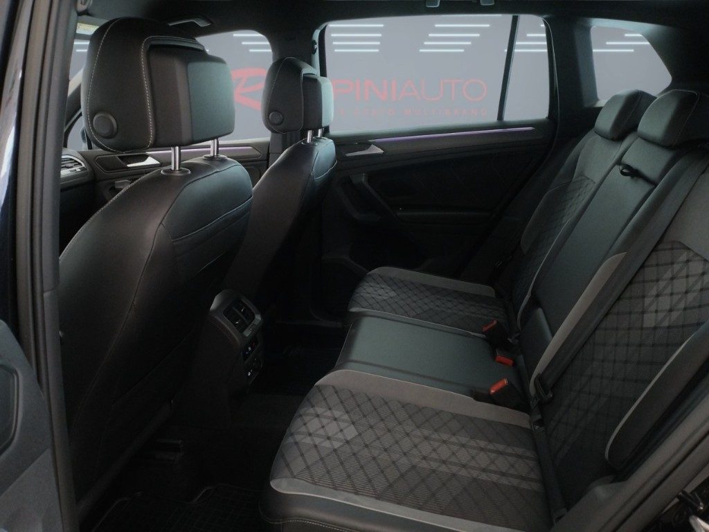 VOLKSWAGEN Tiguan 2.0 TDI 150 CV DSG 4MOTION R-Line Km 77.000 - 17