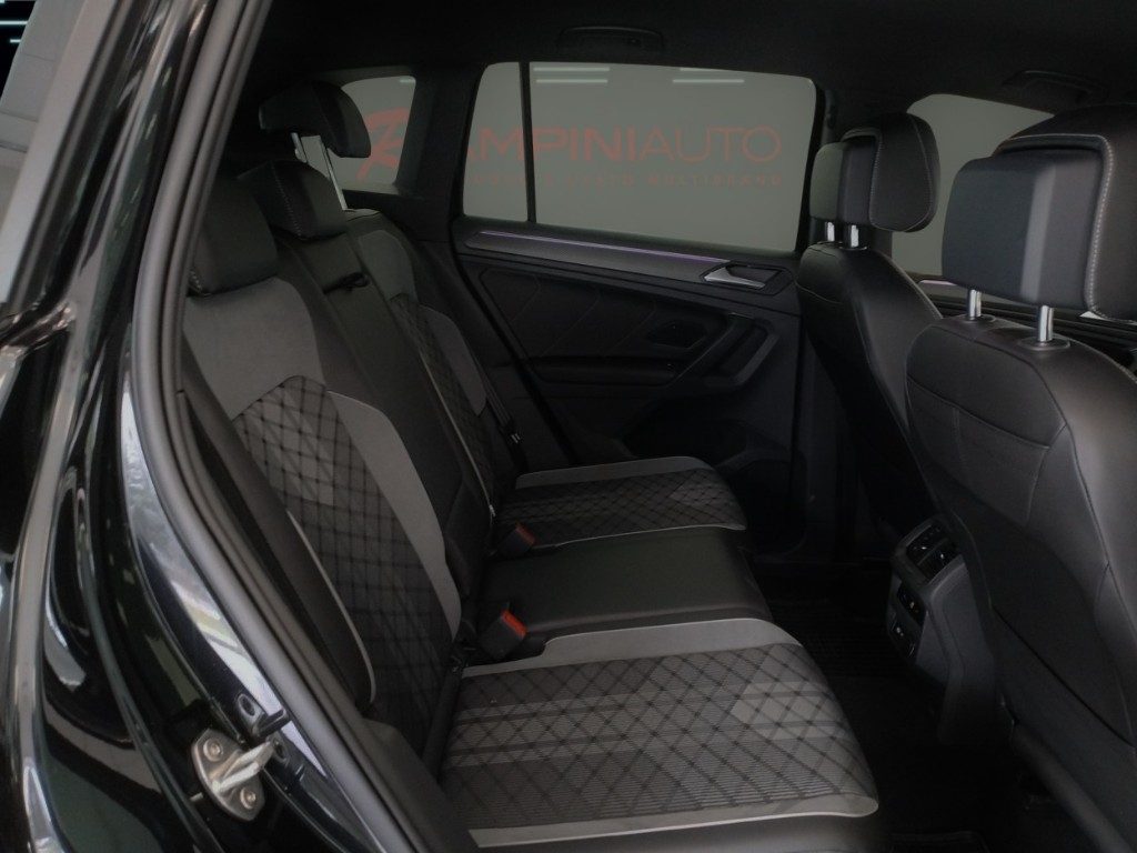VOLKSWAGEN Tiguan 2.0 TDI 150 CV DSG 4MOTION R-Line Km 77.000 - 18