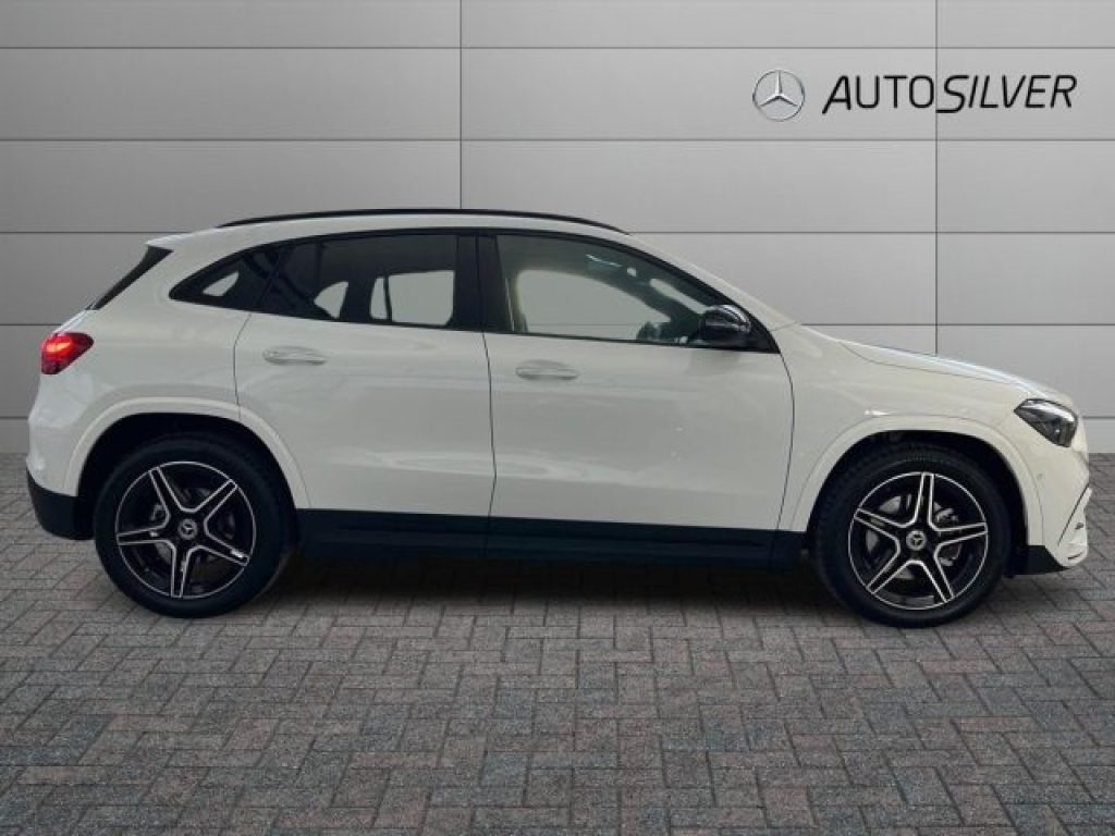 MERCEDES-BENZ GLA 200 d Automatic AMG Line Advanced Plus - 3