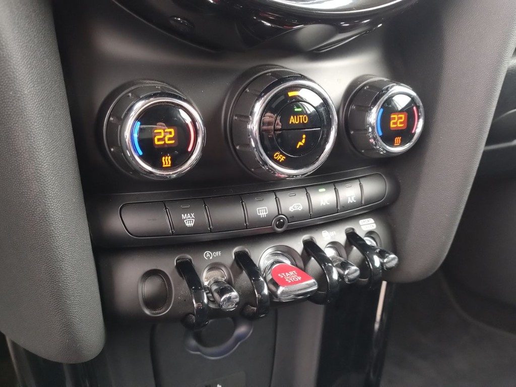 MINI Cooper 1.5 Cooper Classic Aut - 15