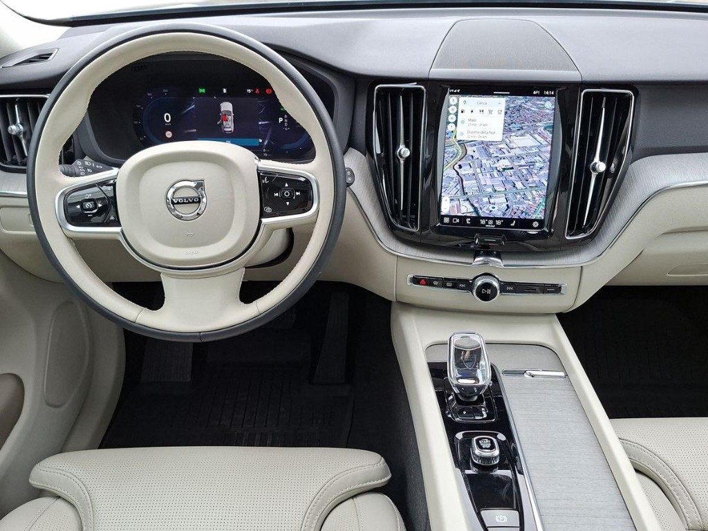 VOLVO XC60 T6 Recharge Plug-in Hybrid AWD Aut. - 8