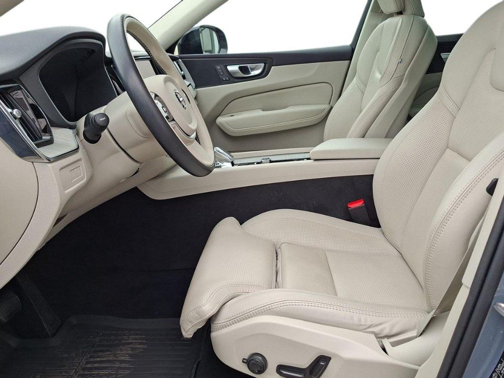 VOLVO XC60 T6 Recharge Plug-in Hybrid AWD Aut. - 9