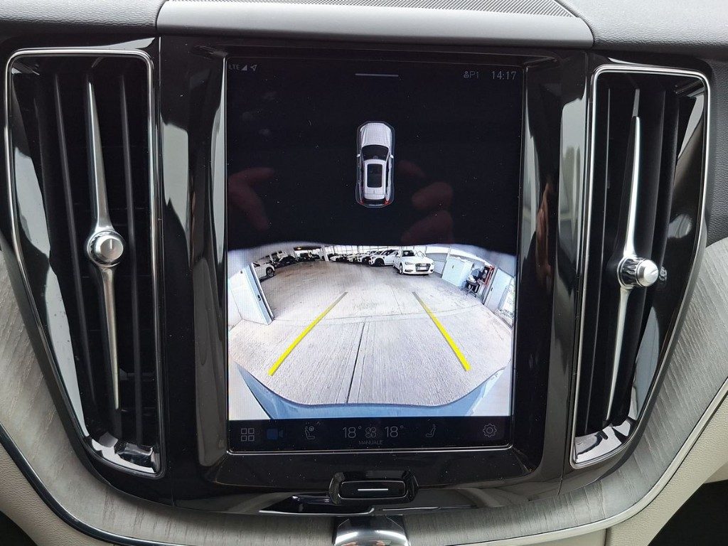 VOLVO XC60 T6 Recharge Plug-in Hybrid AWD Aut. - 13