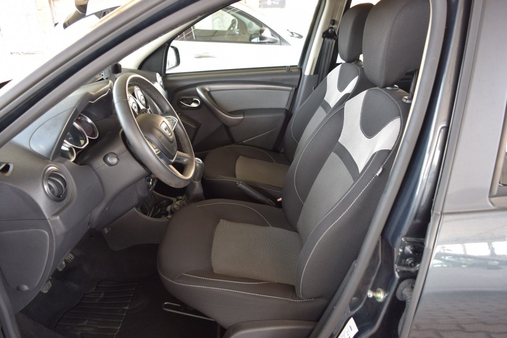 DACIA Duster 1.6 S&S GPL Limited Black Shadow 114CV - 11