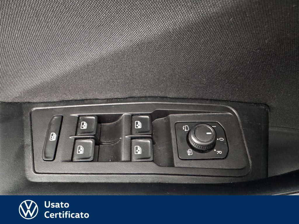 VOLKSWAGEN T-Roc 1.5 tsi life dsg - 11