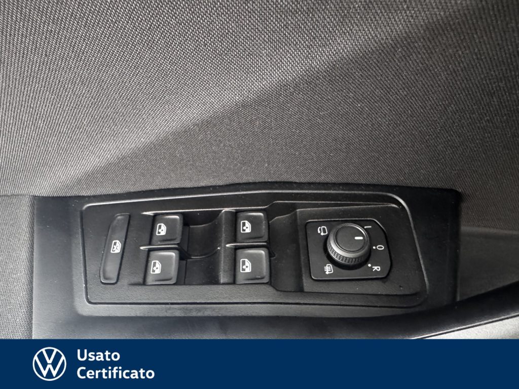 VOLKSWAGEN T-Roc 2.0 tdi life 150cv dsg - 11