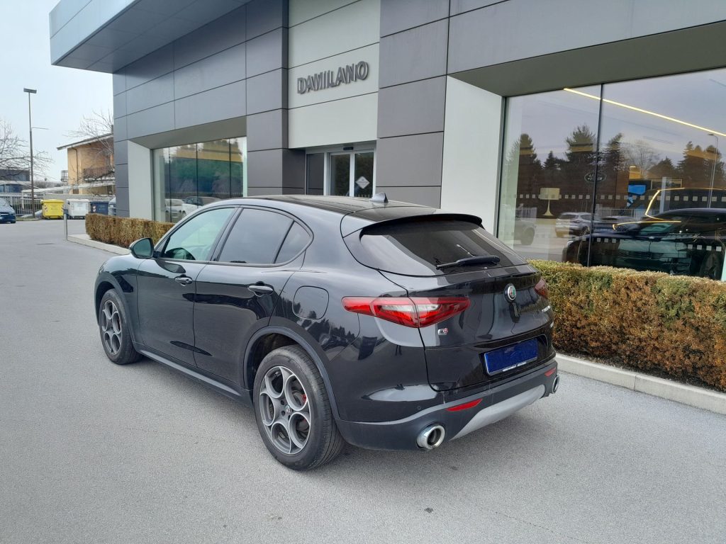 ALFA ROMEO Stelvio 2.2 Turbo Diesel AT8 Q4 - 6