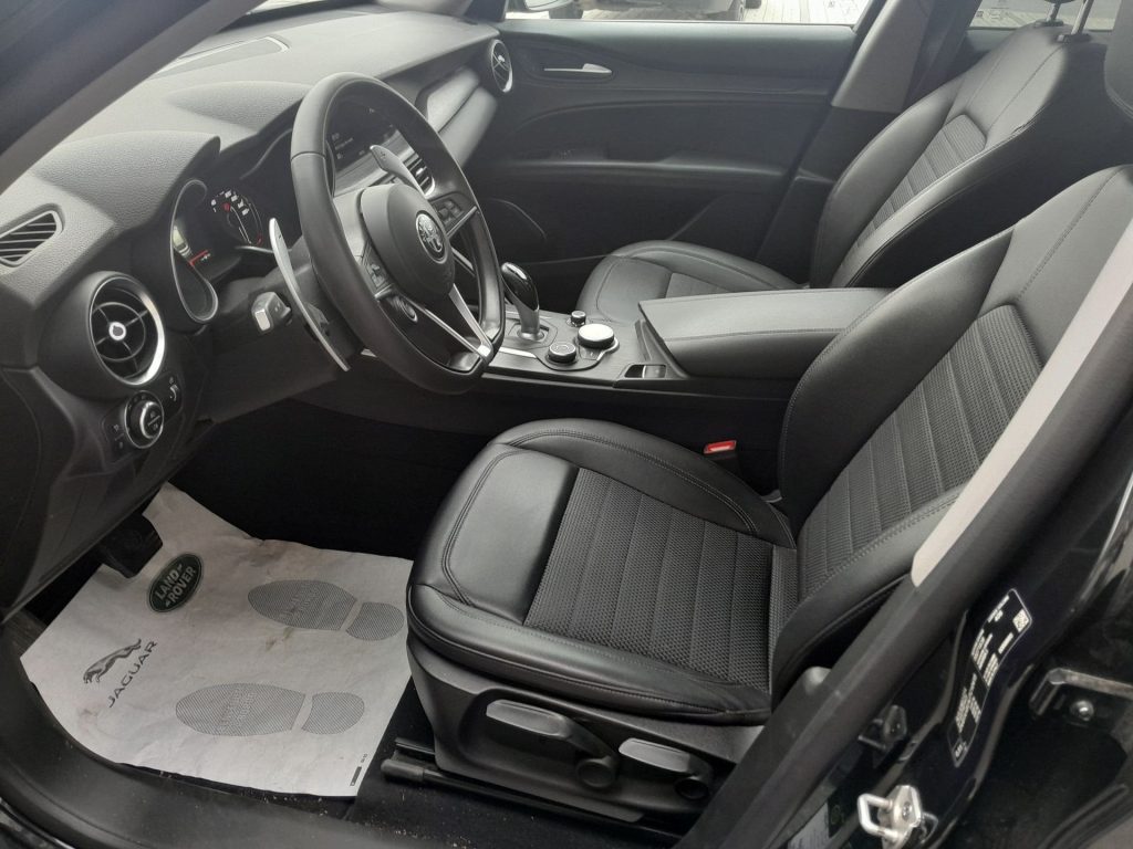 ALFA ROMEO Stelvio 2.2 Turbo Diesel AT8 Q4 - 13