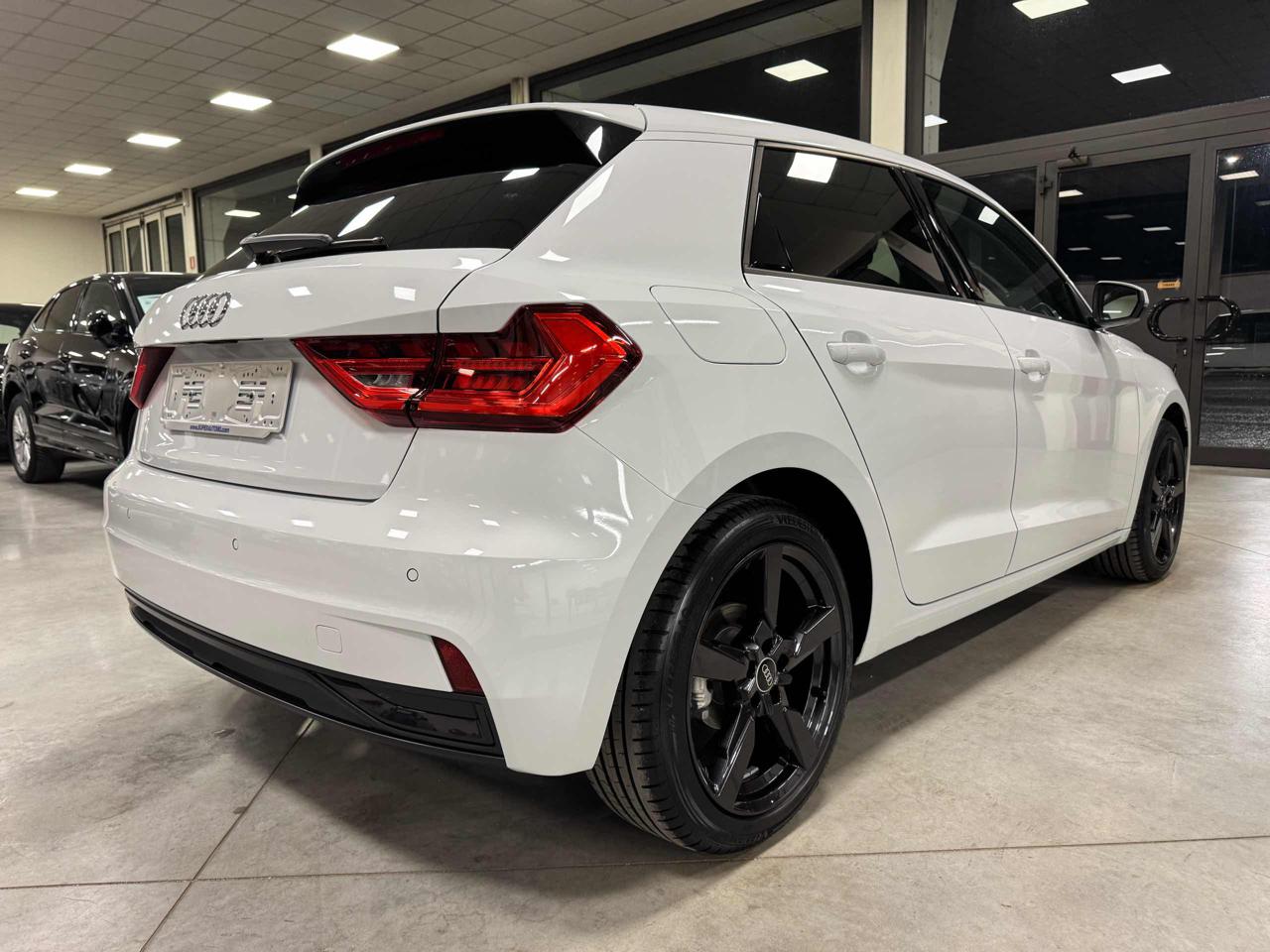 AUDI A1 SPB 30 TFSI Admired Advanced - 4