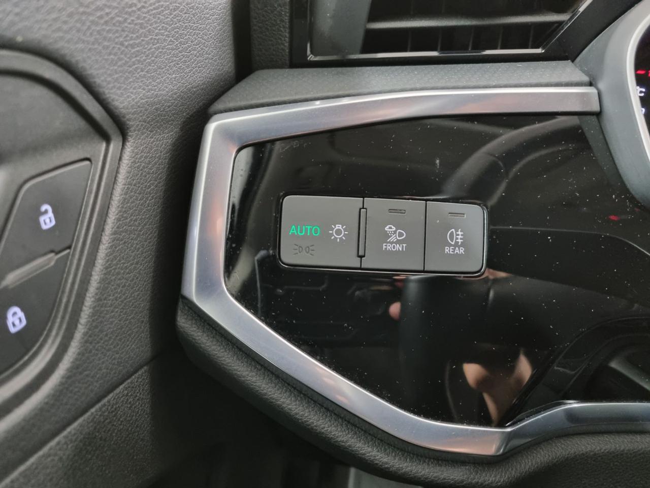 AUDI Q3 35 TFSI Business Advanced - 26