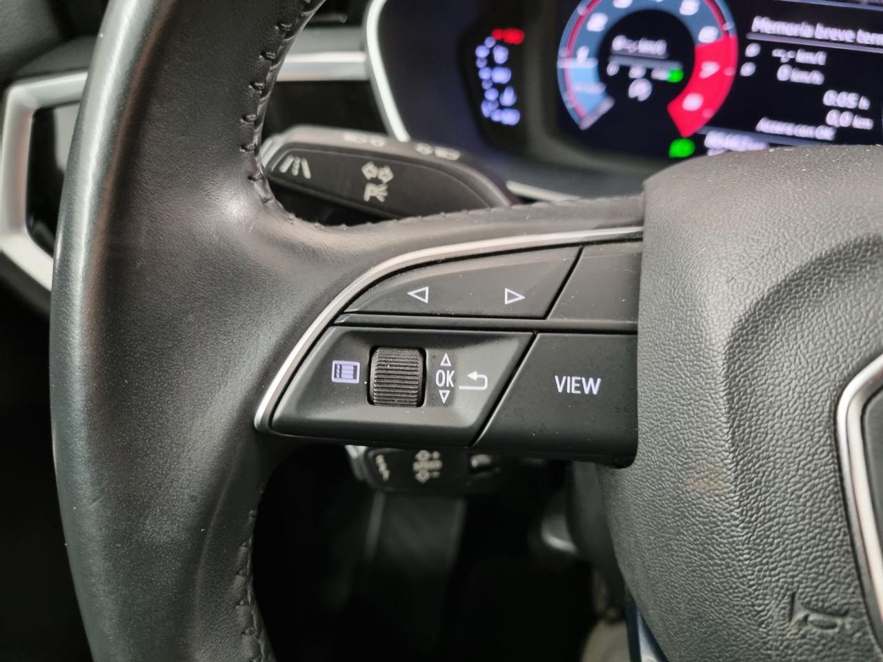 AUDI Q3 35 TFSI Business Advanced - 23