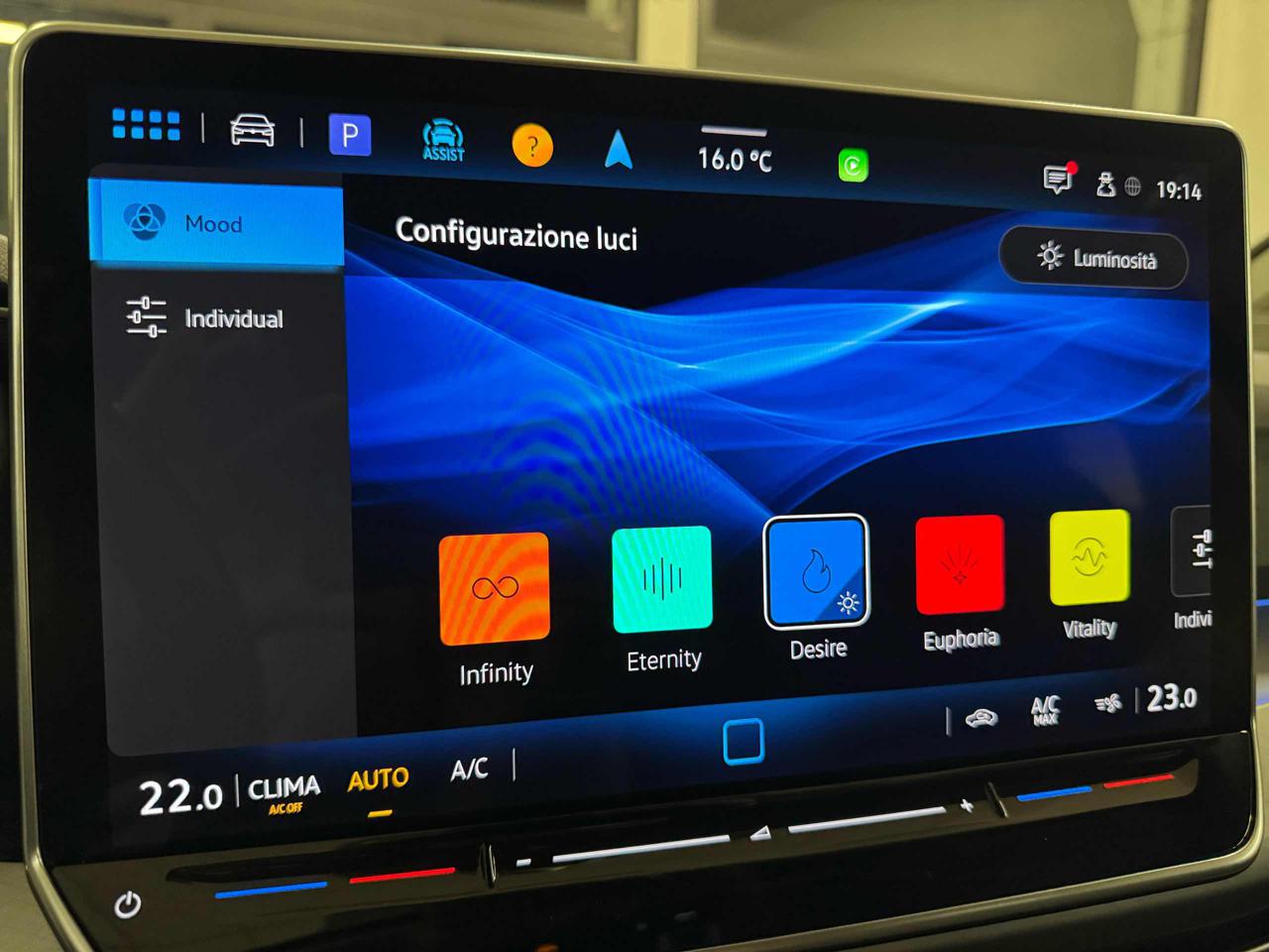 VOLKSWAGEN Golf 2.0 TDI 115 CV SCR Life - 12