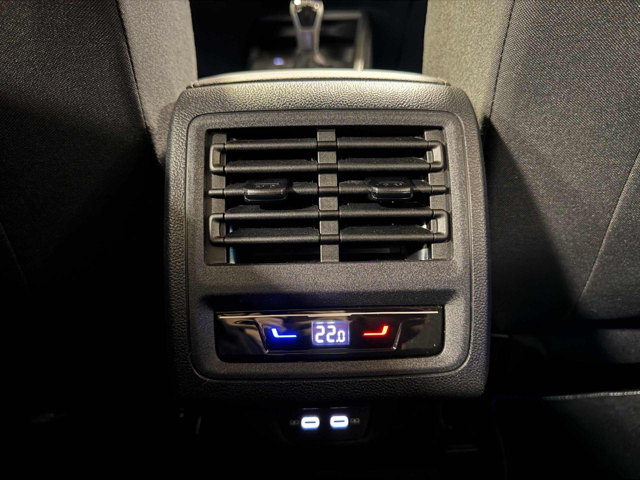 VOLKSWAGEN Golf 2.0 TDI 115 CV SCR Life - 17