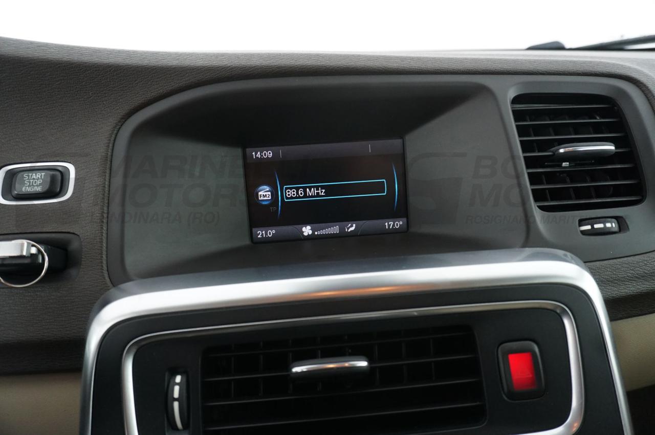 VOLVO V60 2.0 163CV MOMENTUM - 13