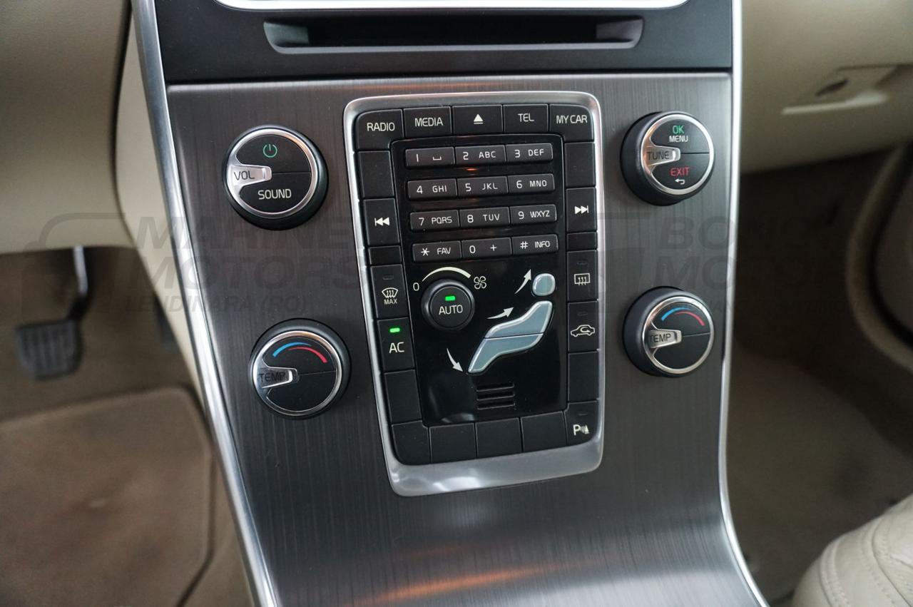 VOLVO V60 2.0 163CV MOMENTUM - 14