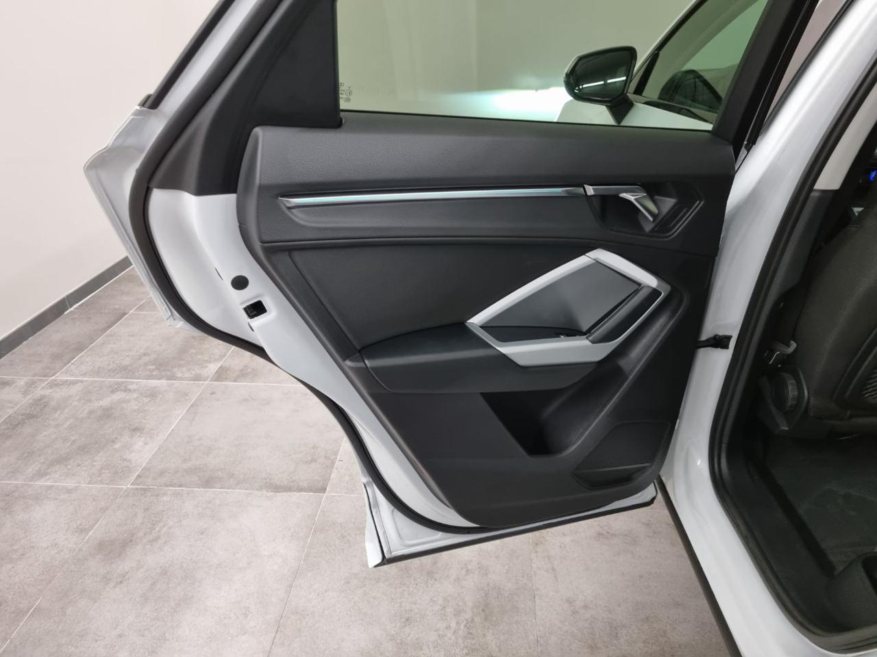 AUDI Q3 SPB 35 TDI S tronic S line edition - 25