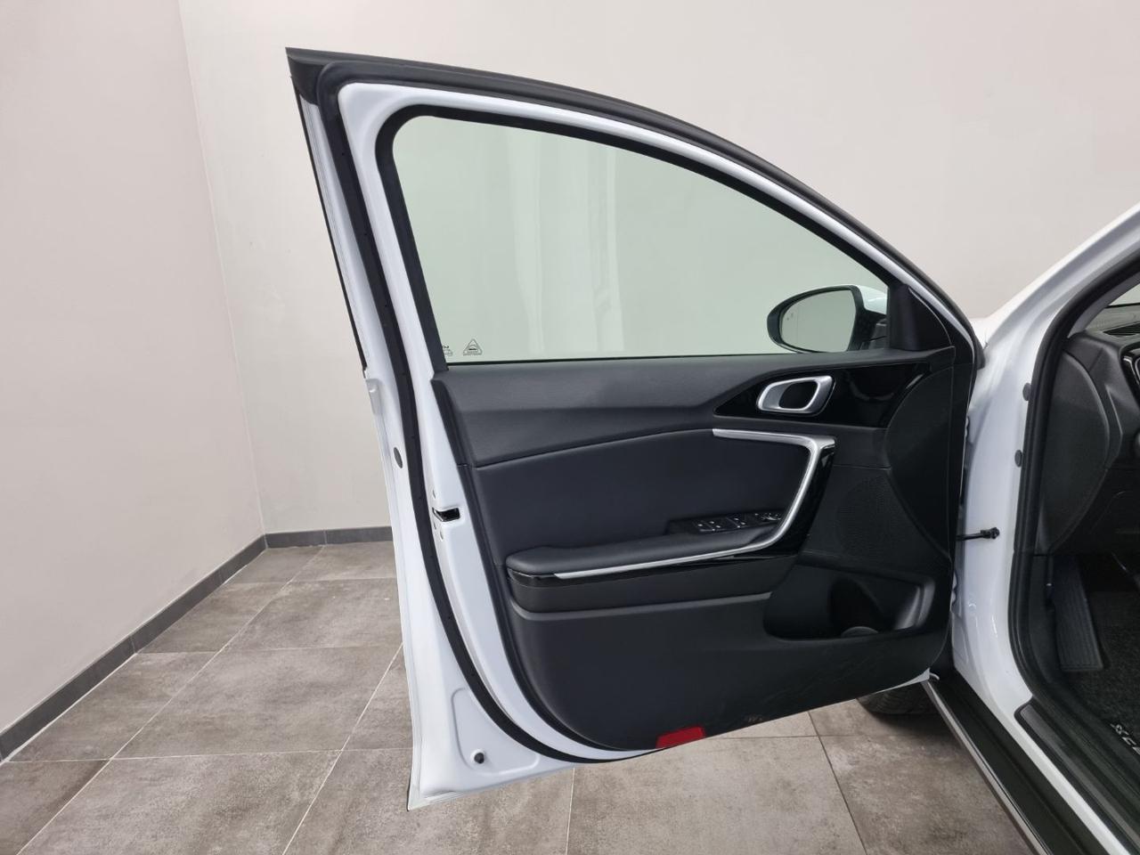 KIA XCeed 1.5 T-GDi 160 CV MHEV DCT High Tech - 17