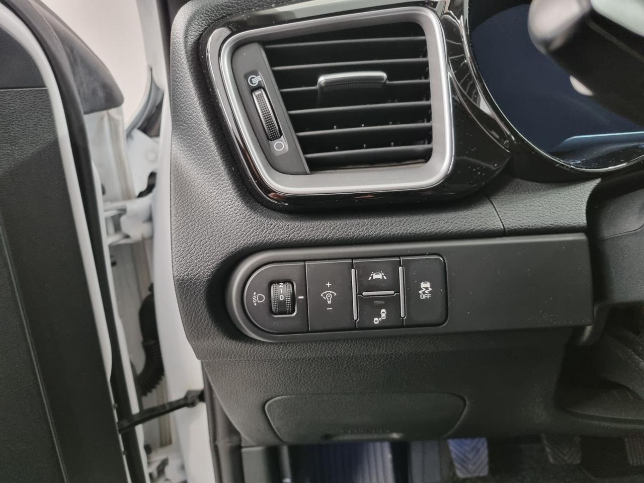 KIA XCeed 1.5 T-GDi 160 CV MHEV DCT High Tech - 14