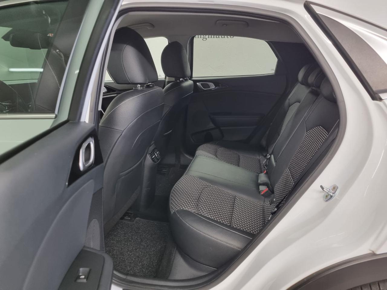 KIA XCeed 1.5 T-GDi 160 CV MHEV DCT High Tech - 18