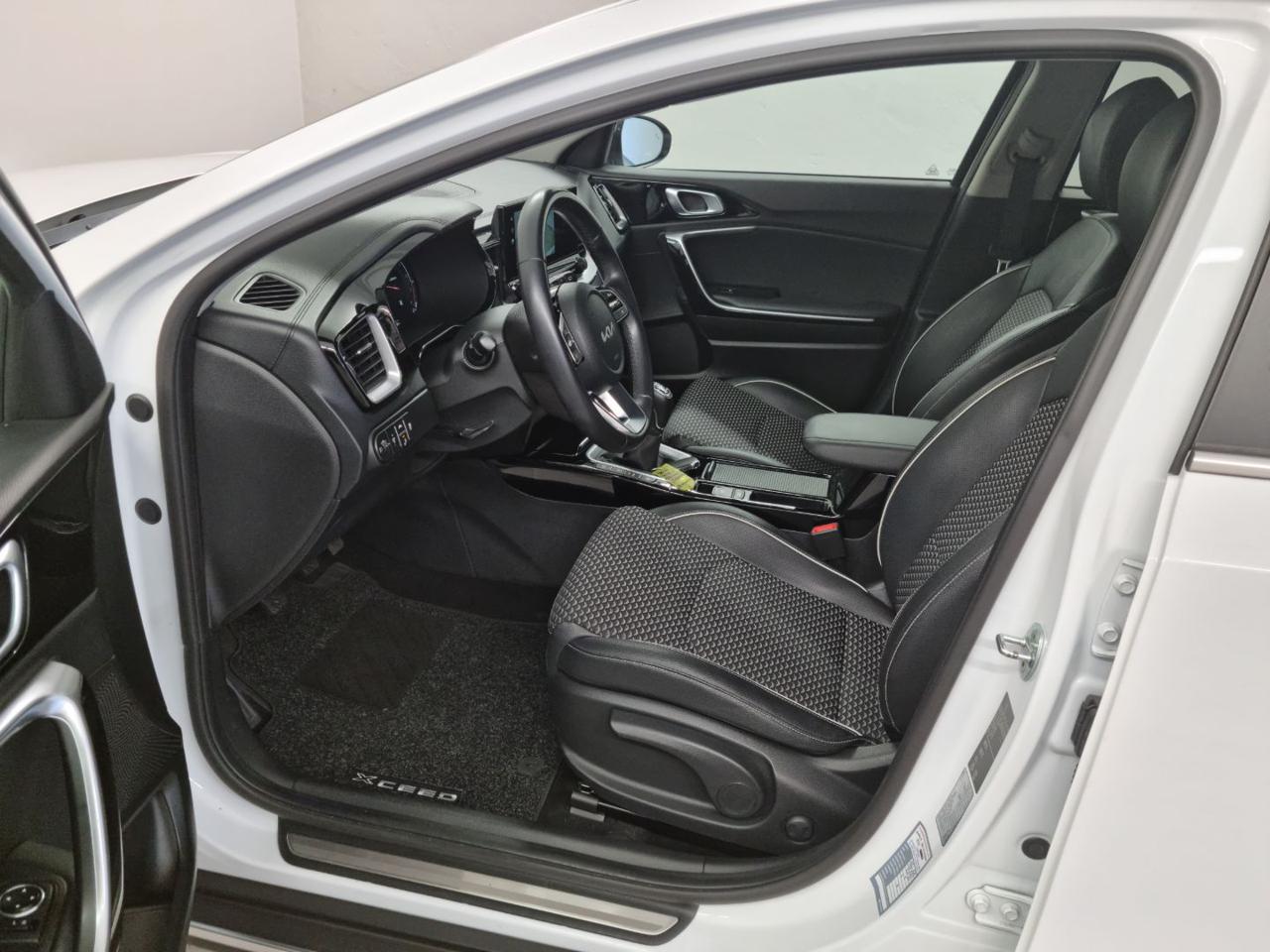 KIA XCeed 1.5 T-GDi 160 CV MHEV DCT High Tech - 9