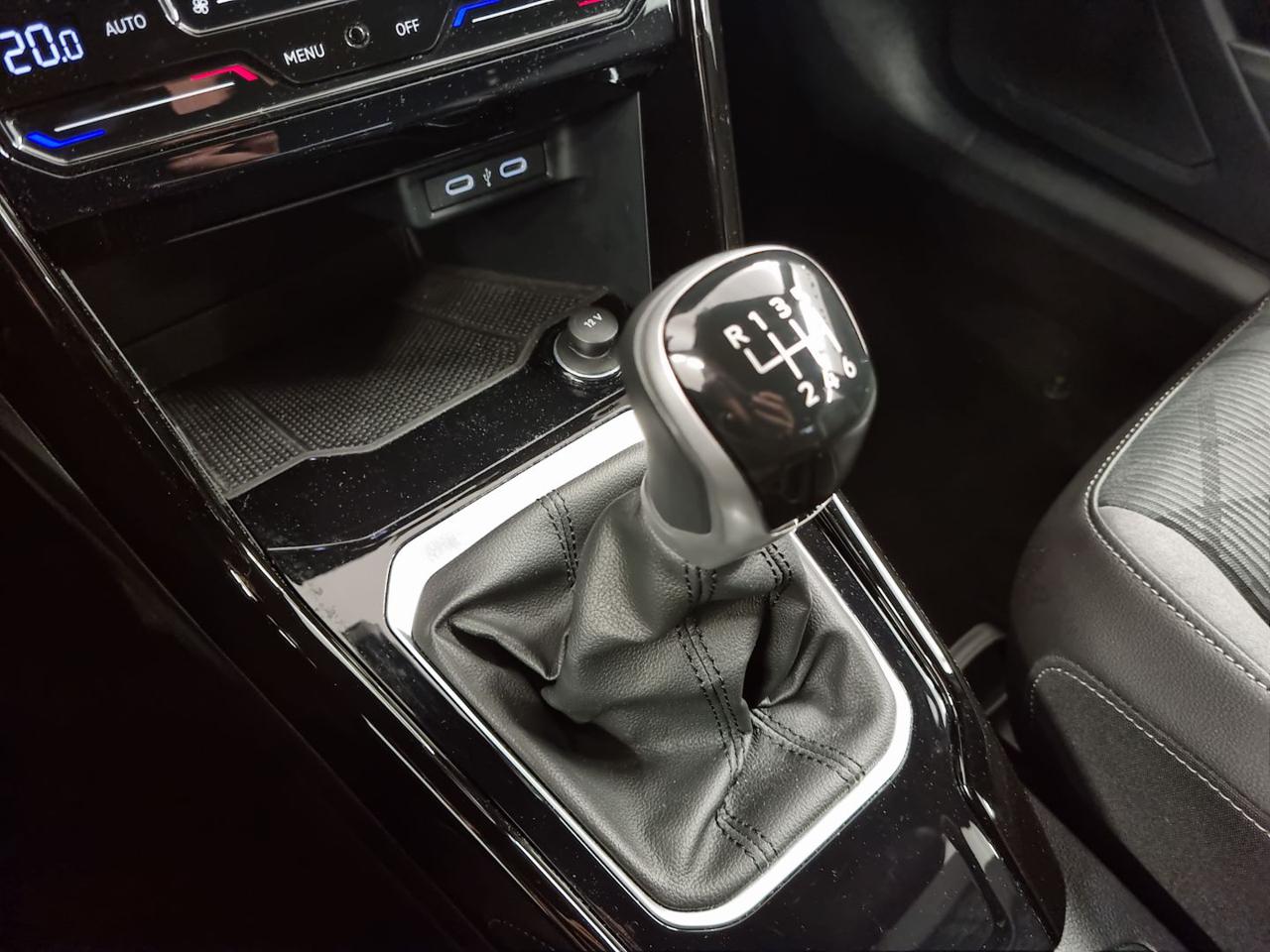 VOLKSWAGEN T-Roc 1.5 TSI ACT R-Line - 11