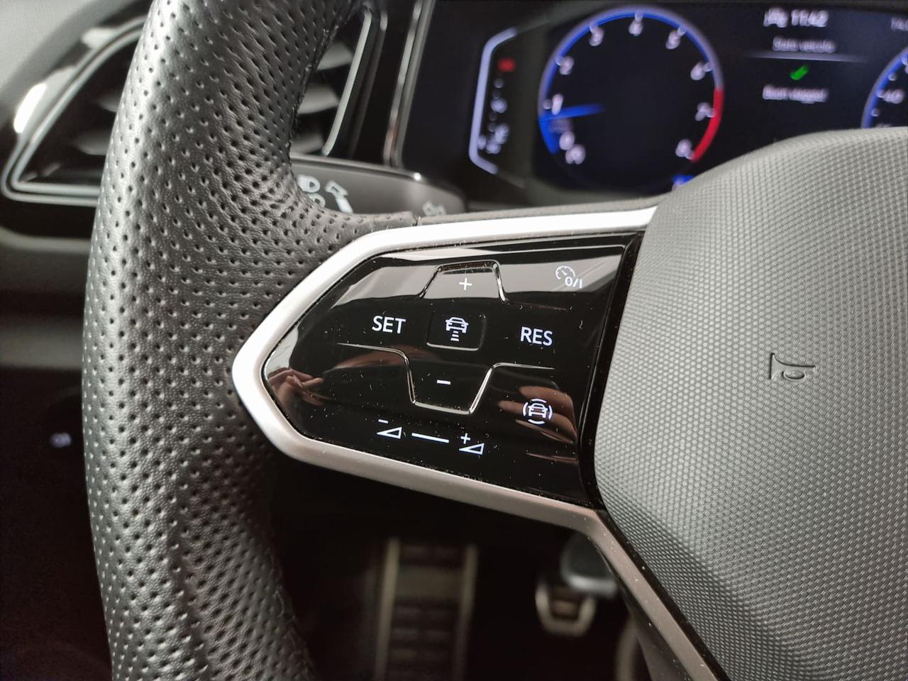 VOLKSWAGEN T-Roc 1.5 TSI ACT R-Line - 16