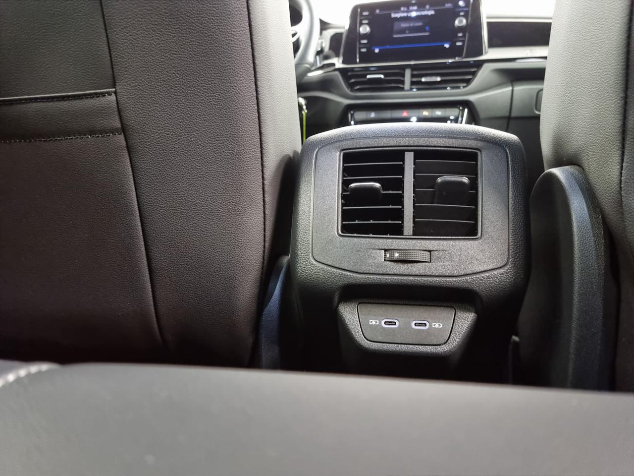 VOLKSWAGEN T-Roc 1.5 TSI ACT R-Line - 22