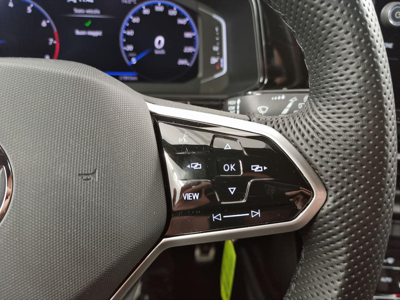 VOLKSWAGEN T-Roc 1.5 TSI ACT R-Line - 13