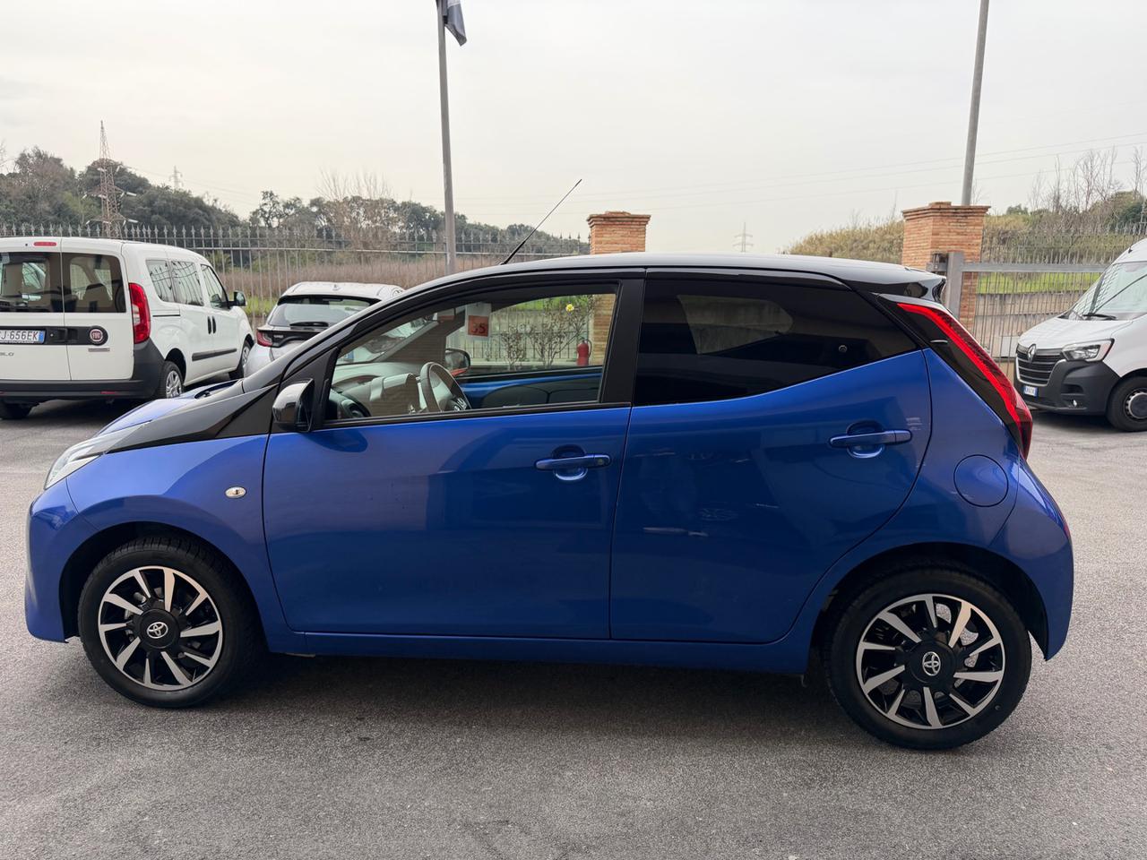 TOYOTA Aygo Connect 1.0 VVT-i 72 CV x-fun (NESSUN VINCOLO) - 17