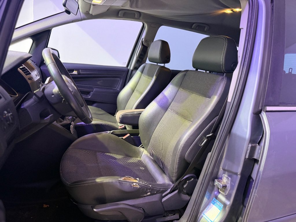 OPEL Zafira 1.8 16V VVT Cosmo - 5