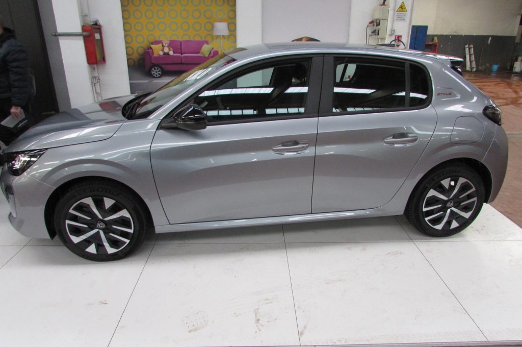 PEUGEOT 208 1.2 PureTech 100 Stop&Start 5 porte Style KM.ZERO - 4