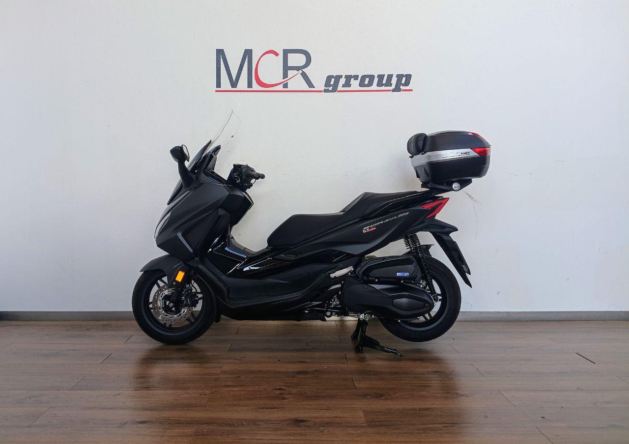 HONDA Forza 350 . - 2
