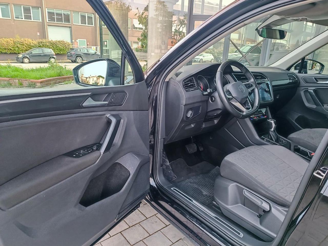 VOLKSWAGEN Tiguan 2.0 TDI 150 CV SCR DSG Life - 6